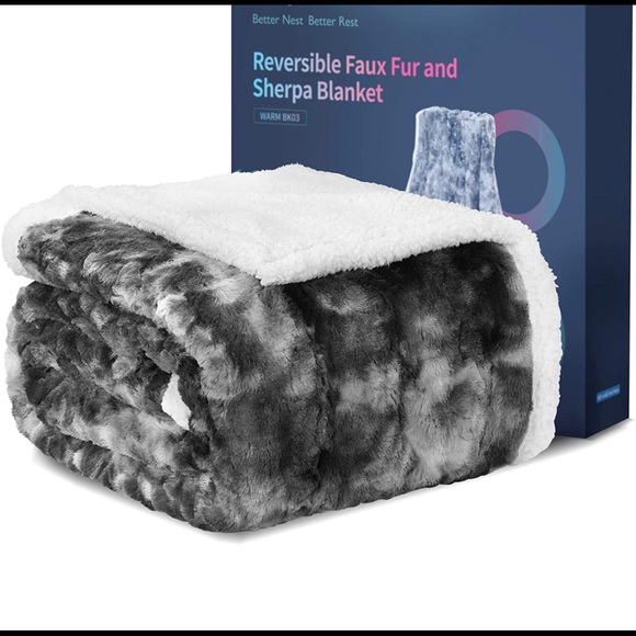 Soft Fuzzy Faux Fur 50” x 60” throw - Picture 5 of 5